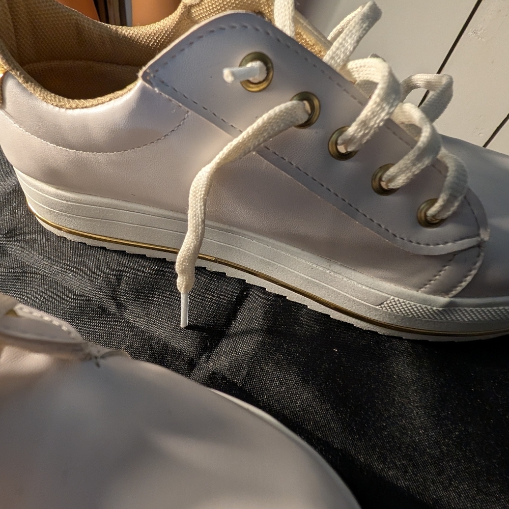 Donna Pasioni White and gold platform sneakers with rhinestone details Size 10 - Picture 2 of 8
